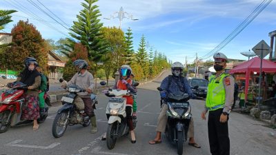 Hindari Kemacetan, Polres Bener Meriah Melakukan Pengaturan Arus Lalulintas 