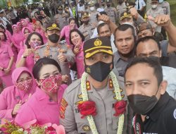 Prosesi Pedang Pora Warnai Pelepasan Kapolres Simalungun, Foto Selfie Tunjukan Keceriaan Atas Kebersamaan