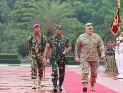 Danyon Angmor 1 Marinir sebagai Danup Upacara Penyambutan Panglima Amerika
