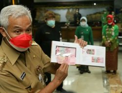 Terima Uang Baru dari BI, Ganjar Langsung Ganti dengan Nominal yang Sama