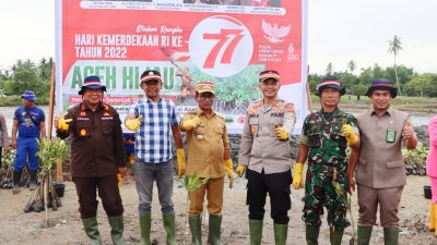 Kapolres Aceh Timur : Dengan Menanam Mangrove kita Mewariskan Kehidupan kepada Anak Cucu 