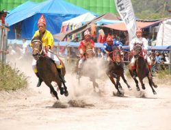 Meriahkan HUT RI ke-77, Pemkab Aceh Tengah Gelar Pacuan Kuda, Bupati : Jangan ada Judi Sedikitpun di Lapangan ini