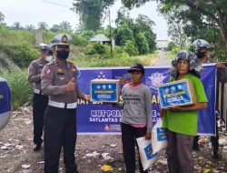 Memperingati Hari Lalulintas Bhayangkara Ke-67, Satlantas Polres Simalungun Bagikan Sembako kepada Pemulung 