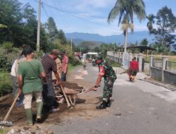 Jaga Kebersihan dan Kesehatan, TNI bersama Warga Galakkan Program Jumat Bersih 