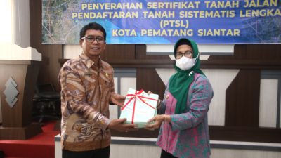 Walikota Terima 189 Sertifikat Tanah Aset Pemko Pematangsiantar dari BPN   
