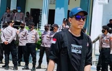 Teks dan Photo : kordinator Front Anti Kejahatan Sosial (FAKSI) Aceh, Ronny H, mendesak pihak dinas PUPR Kabupaten Aceh Timur Publish Daftar Penerima Rumah Bantuan dan Rehab