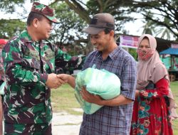 Kodim 0111/Bireuen Berikan Bantuan Sembako kepada Masyarakat dalam Rangka Bhakti Sosial menuju Aceh Damai dan Sejahtera