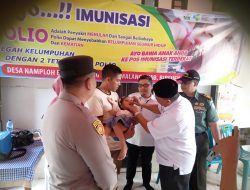 Koramil 02/Samalanga Dampingi Kegiatan Imunisasi Polio Serentak di Kecamatan Samalanga