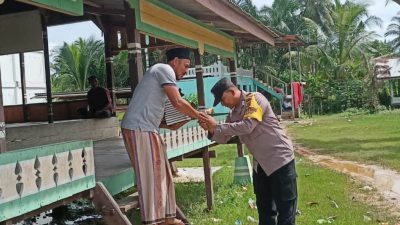 Dukung Pendidikan Agama, Bripka Muchlsi Adi Serahkan Bantuan Mushaf Al-Quran