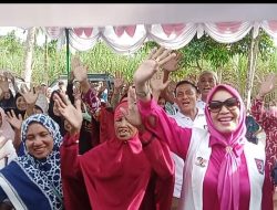 Resmikan Rumah Nek Jainun, Pembina Kartini KSJ Disambut Meriah Masyarakat