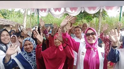 Resmikan Rumah Nek Jainun, Pembina Kartini KSJ Disambut Meriah Masyarakat