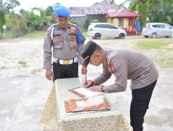 Perangi Narkoba, Kapolsek Peureulak Barat  bersama Personel Tanda Tangani Pakta Integritas