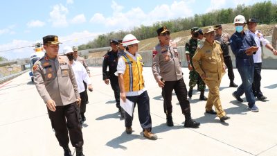 Kapolres Simalungun Dampingi Kapolda Sumut Cek Kesiapan Jalan Tol Sinaksak, Prediksi Arus Mudik meningkat