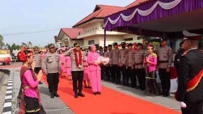 Upacara Welcome and Farawell Iringi Pergantian Kapolres Humbahas 