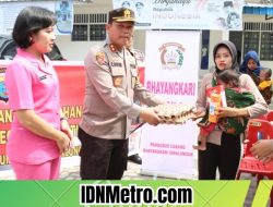 Kapolres Bersama Ketua Bhayangkari Simalungun Kembali Bagikan MT Kepada 110 Anak Asuh