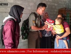 Peduli Kesehatan Anak, Babinsa Koramil Wates Dampingi Pemberian Bantuan Susu Kepada Anak Berisiko Stunting