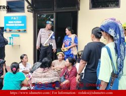 Puluhan Omak-Omak Asal Salam Tani Pancur Batu “Geruduk” Propam Polda Sumut