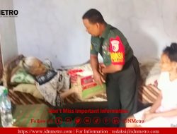 Selalu Hadir di Tengah Masyarakat, Babinsa Koramil Wlingi Bantu Warga Kurang Mampu