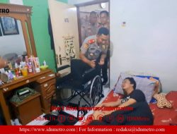 Lagi Lagi, Kompol Dr. M Firdaus SIK Berikan Kursi Roda Kepada Warga yang Sakit Stroke Mengalami Lumpuh Kaki