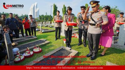 Jelang HUT ke-77 Bhayangkara, Kapolri dan Jajaran Ziarah ke TMP Kalibata