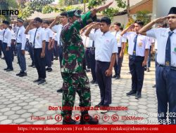 Tanamkan Kedisiplinan kepada Siswa Siswi SMK IT Al-Kautsar, Babinsa Koramil Srengat Latih Peraturan Baris Berbaris