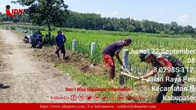 Jumat Bersih, Babinsa Koramil Nglegok Bersama Masyarakat Bersihkan Lingkungan