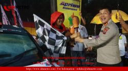 Kapolres Simalungun Mewakili Kapolda Sumut Serahkan Tropy Kemenangan FIA APRC ASIA 2023 – Danau Toba Rally 2023