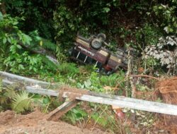 Bus STT Terjun Kejurang di Desa Pangarlambung, Kecamatan Adian Koting 2 Orang Meninggal
