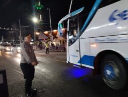 Kapolres Simalungun Turun Langsung Atur Arus Lalin Sampai Larut Malam