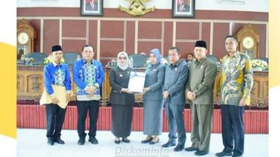 Plt Bupati Labuhanbatu Sampaikan LKPJ TA 2023 pada Rapat Paripurna