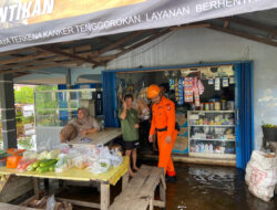 Patroli SAR Jajaran Satbrimob Polda Kalbar Mengantisipasi Jatuhnya Korban Akibat Banjir  Pontianak Kalbar