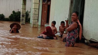 Dampak Banjir Bandang Akibat Intensitas Hujan Tinggi di Melawi   