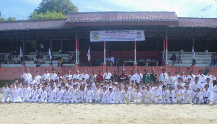 Karate-DO KKI Taput Gelar Gashuku dan Ujian Kenaikan Tingkat