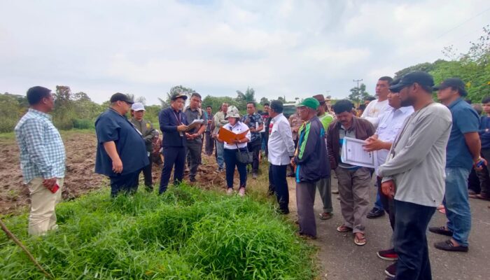 Puluhan Warga Amborgang Tolak Konstatering di Lahan Sibajabaja, Itu Cacat Hukum!