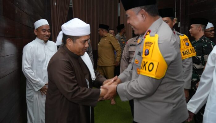 Komitmen Jaga Pemilu Damai, Kapolda Sumut Kunjungi Ulama Kharismatik