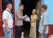 Kapolsek Perdagangan Gelar Jumat Barokah, Bagikan Sembako untuk Warga Kurang Mampu