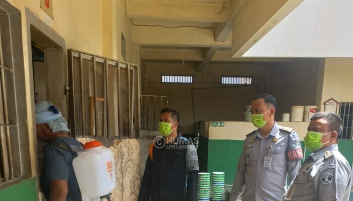 Lapas Narkotika Langkat Lakukan Penyemprotan Disinfektan di seluruh area Lapas