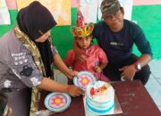 Saripa Noviana Silalahi Rayakan Ulang Tahunnya yang ke- 6 Tahun bersama Teman dan Guru Disekolah 
