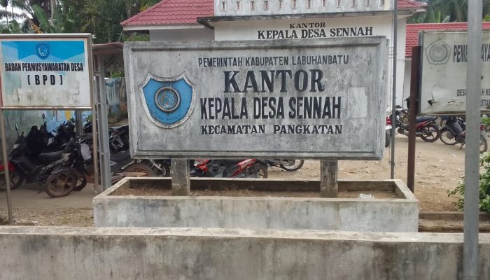 Tanpa Sebab, Kades Sennah Marah kepada Wartawan :”Tidak Tahan Lagi menjadi Kepala Desa Sennah, Mending Saya Berhenti”