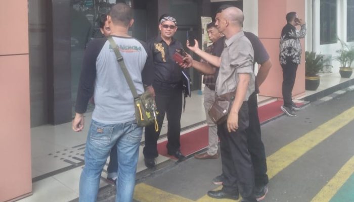 Sidang Terbuka Pertama Perselingkuhan Oknum Guru SD Negeri 02 Cibatok