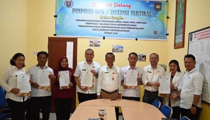 Dinas Dukcatpil Humbahas Kerjasama Dengan PT Pos Indonesia Tentang Pengiriman Surat Adminduk
