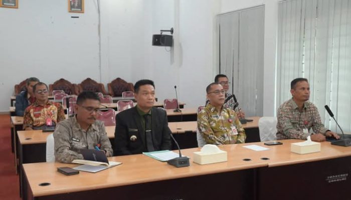 Lewat Vidcon, Bupati Humbahas Ikuti Serah Terima Bantuan Sapi dari Presiden