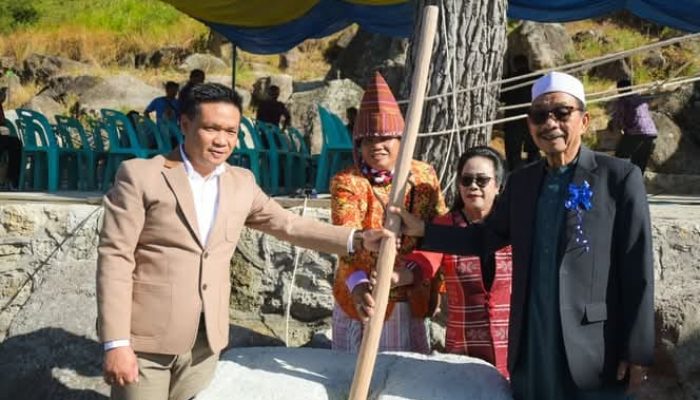 Bupati Humbahas Tandatangani Prasasti “Parhutaan Raja Lumban Batu” di Baktiraja