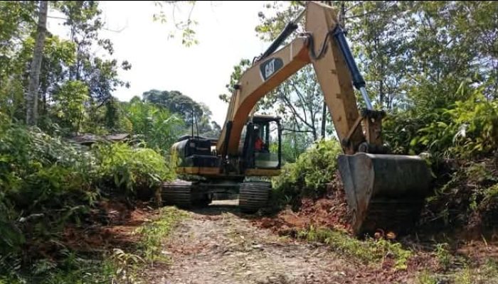BPBD Humbahas Lakukan Penanganan Longsor di Desa Parmonangan Kecamatan Pakkat
