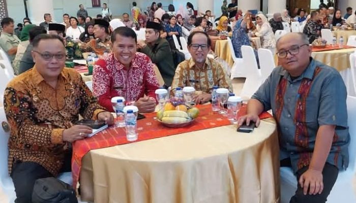 Kadis Pendidikan Humbahas Rapat FGD Penerapan Lima Hari Sekolah di Medan