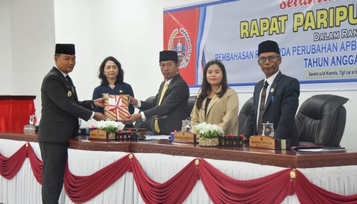 Bupati Humbahas Sampaikan Nota Pengantar P-APBD 2025
