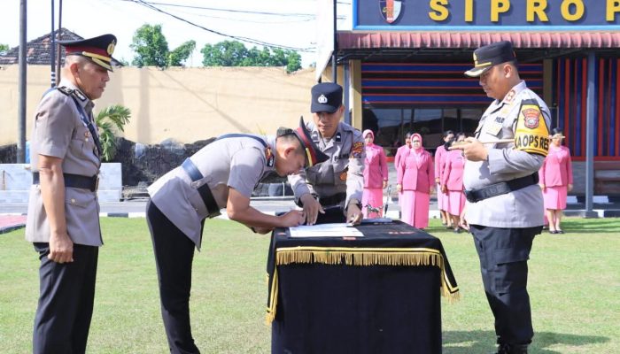 Kapolres Labuhanbatu Pimpin Upacara Sertijab Pejabat Utama dan Kapolsek 