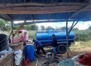 Kemarau, Dinas Lingkungan Hidup Humbahas Salurkan Air di Lintongnihuta