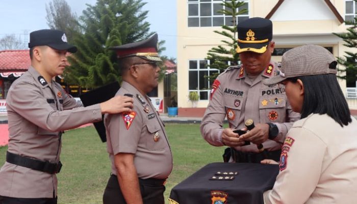 Kapolres Humbahas Pimpin Upacara Kenaikan Pangkat dan Sertijab Sejumlah Pejabat Utama