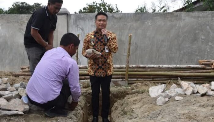 Bupati Humbahas Letakkan Batu Pertama Pembangunan Rumah Dinas Pendeta HKBP Resort Marbun Barat